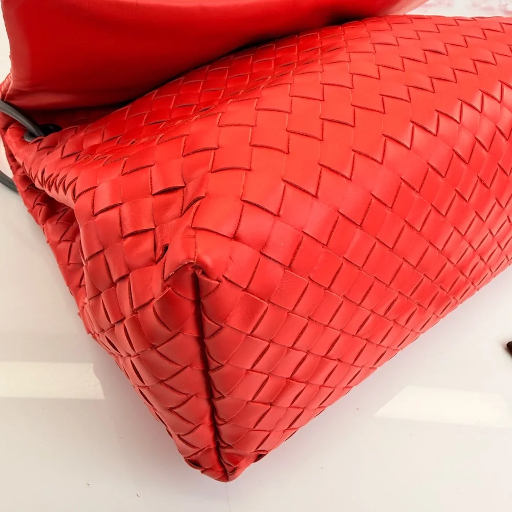 Bottega Veneta Intrecciato Leather Red Flap Shoulder Bag - Picture 7 of 16